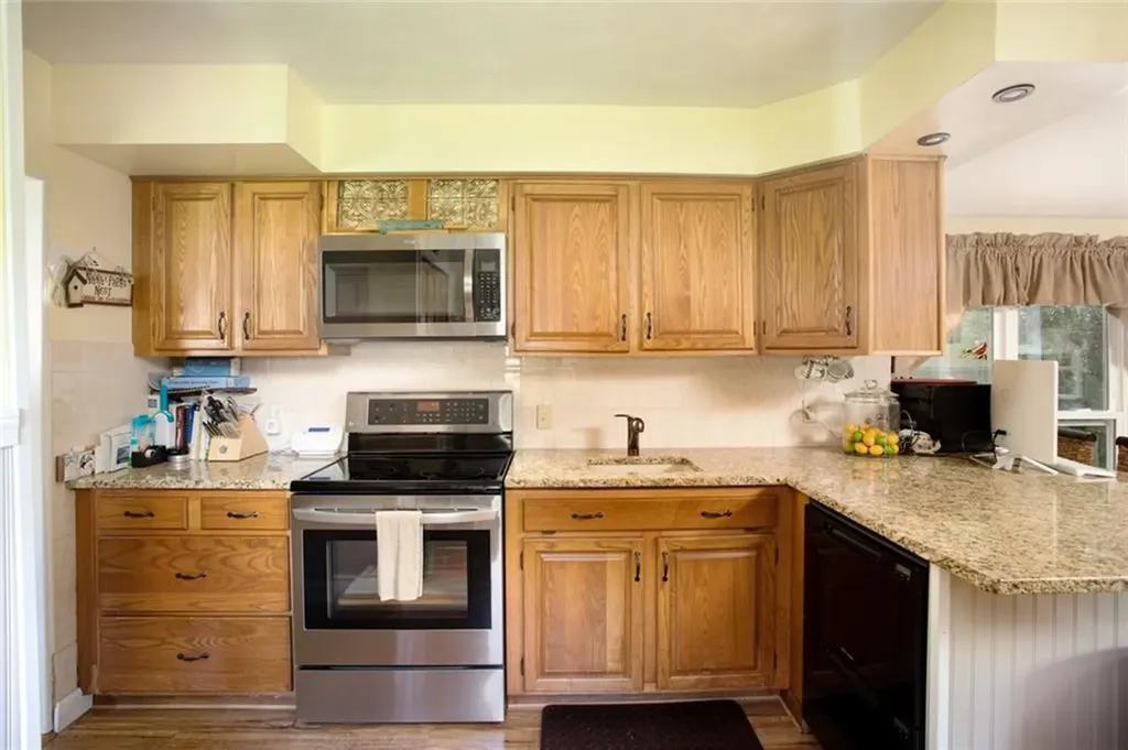 84 Coggeshall Avenue Newport RI 02840