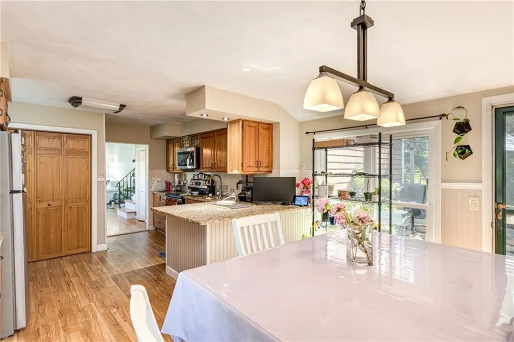 84 Coggeshall Avenue Newport RI 02840