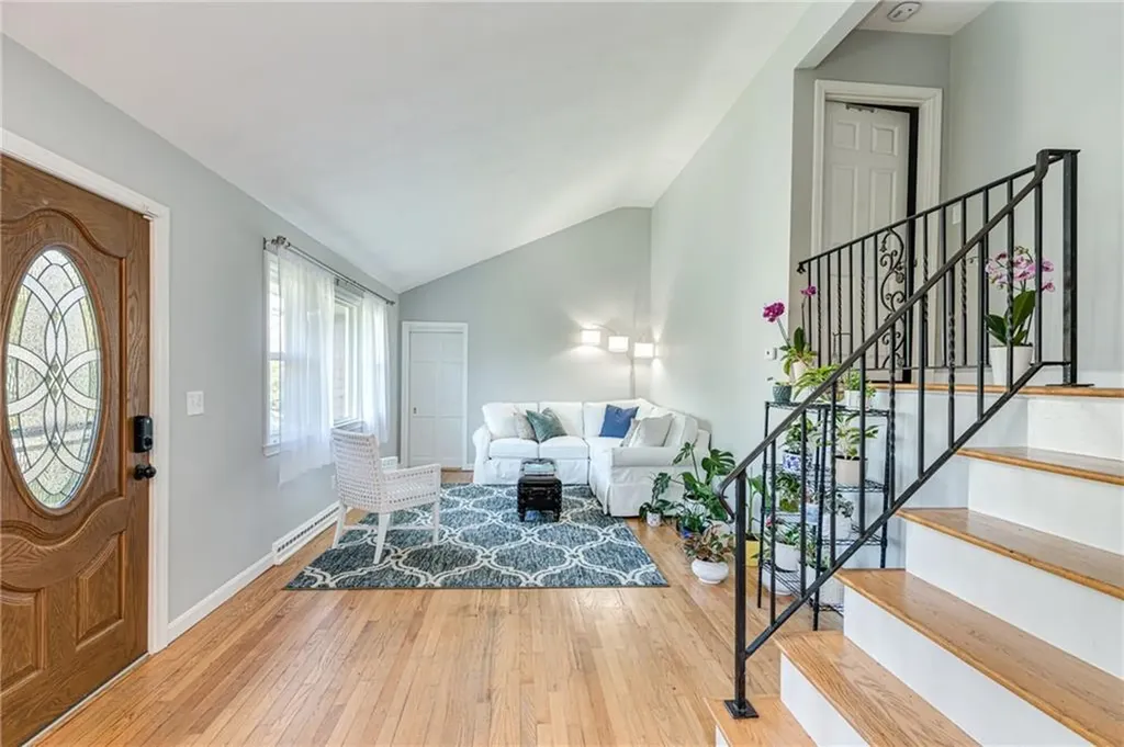 84 Coggeshall Avenue Newport RI 02840