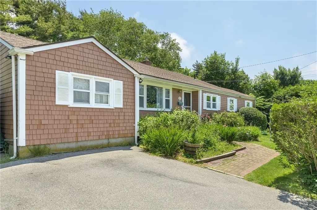 84 Coggeshall Avenue Newport RI 02840