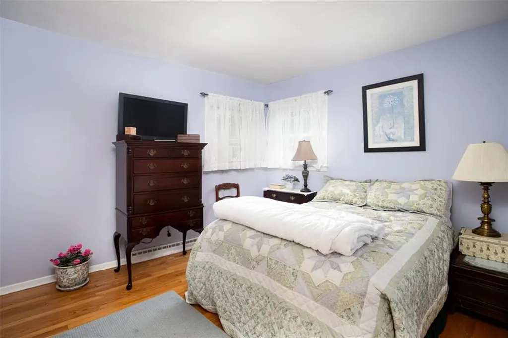 84 Coggeshall Avenue Newport RI 02840