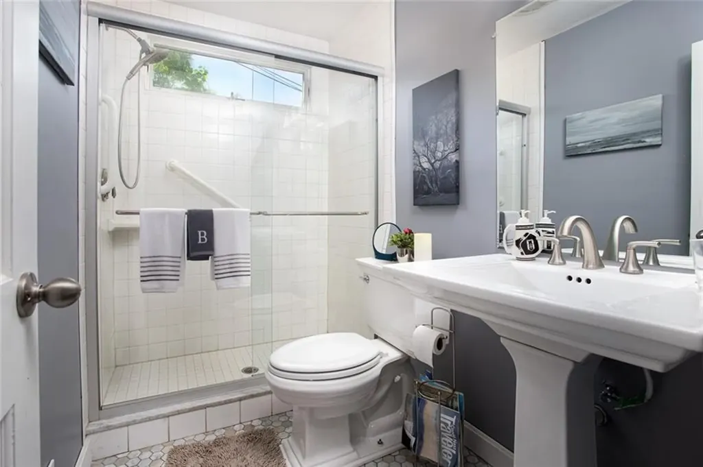 84 Coggeshall Avenue Newport RI 02840