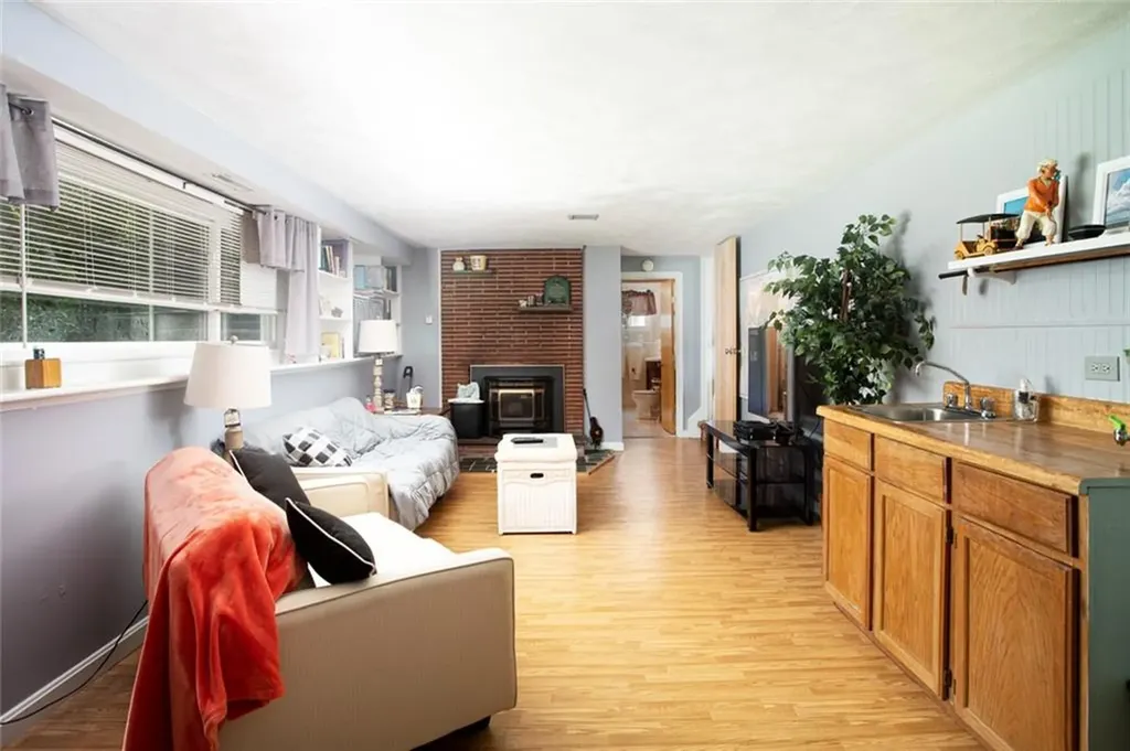 84 Coggeshall Avenue Newport RI 02840