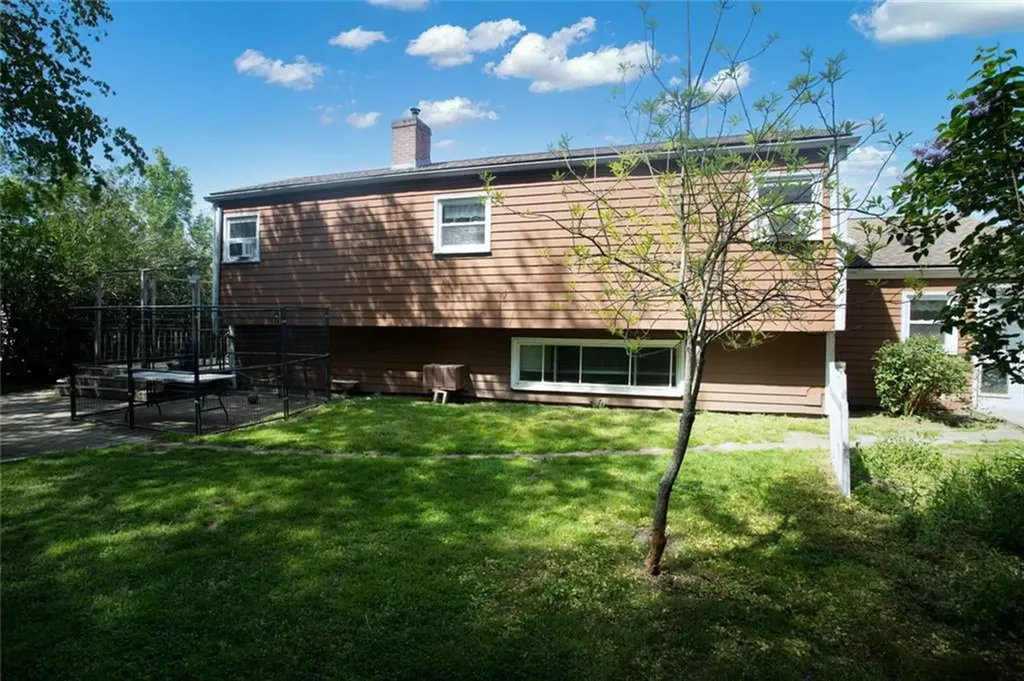 84 Coggeshall Avenue Newport RI 02840