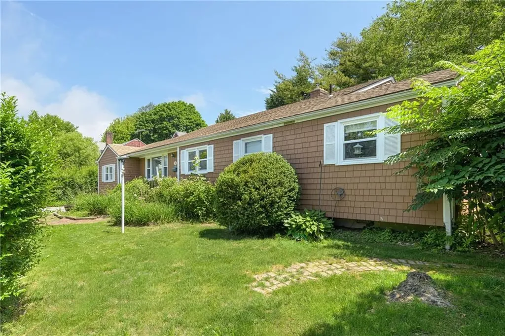 84 Coggeshall Avenue Newport RI 02840