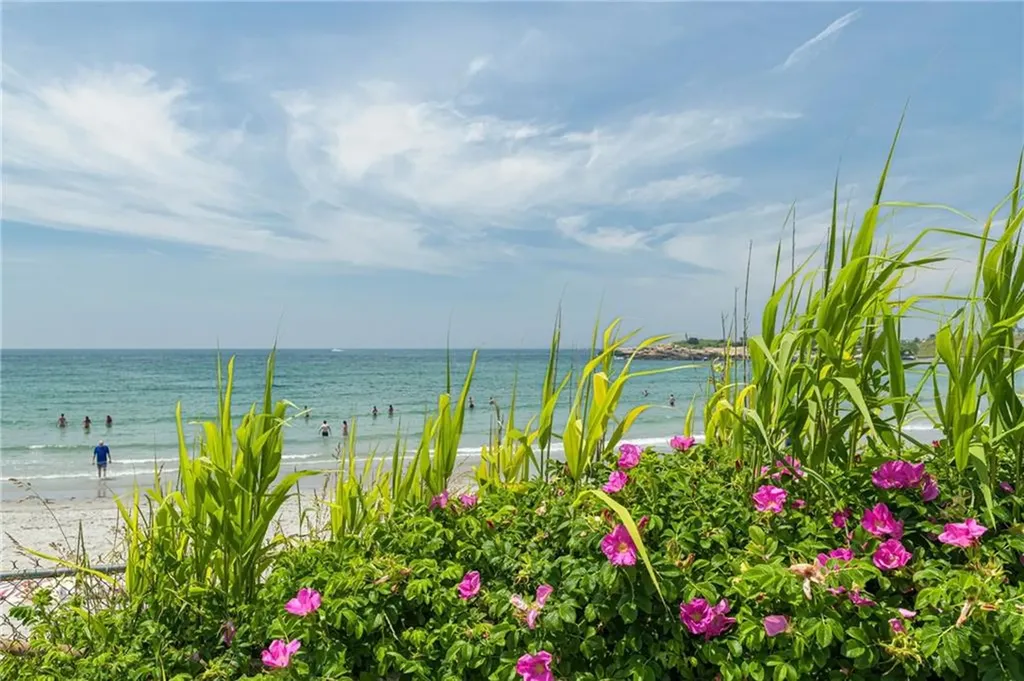84 Coggeshall Avenue Newport RI 02840