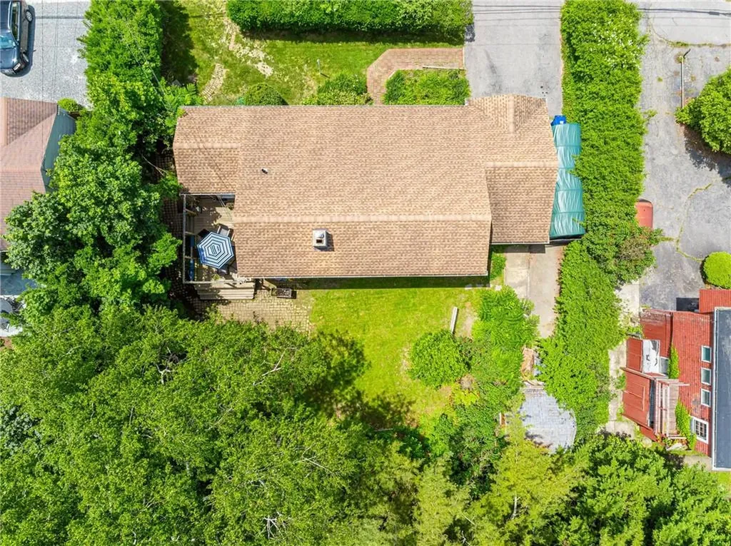 84 Coggeshall Avenue Newport RI 02840