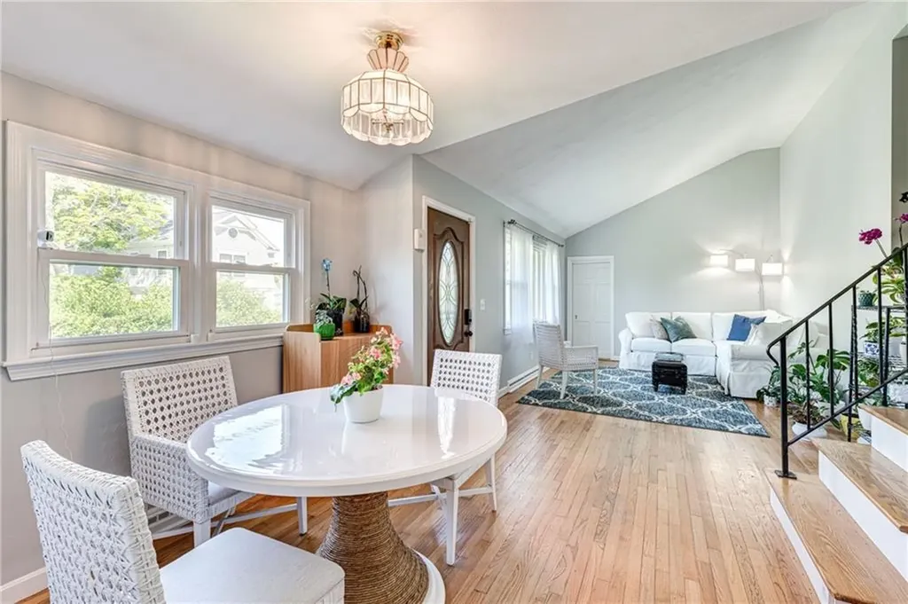 84 Coggeshall Avenue Newport RI 02840