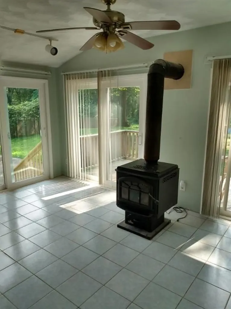 35 Rowe Drive Cranston RI 02921