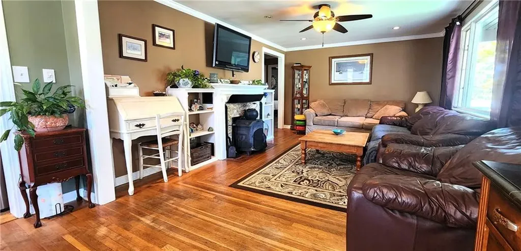 39 Hambly Road Tiverton RI 02878