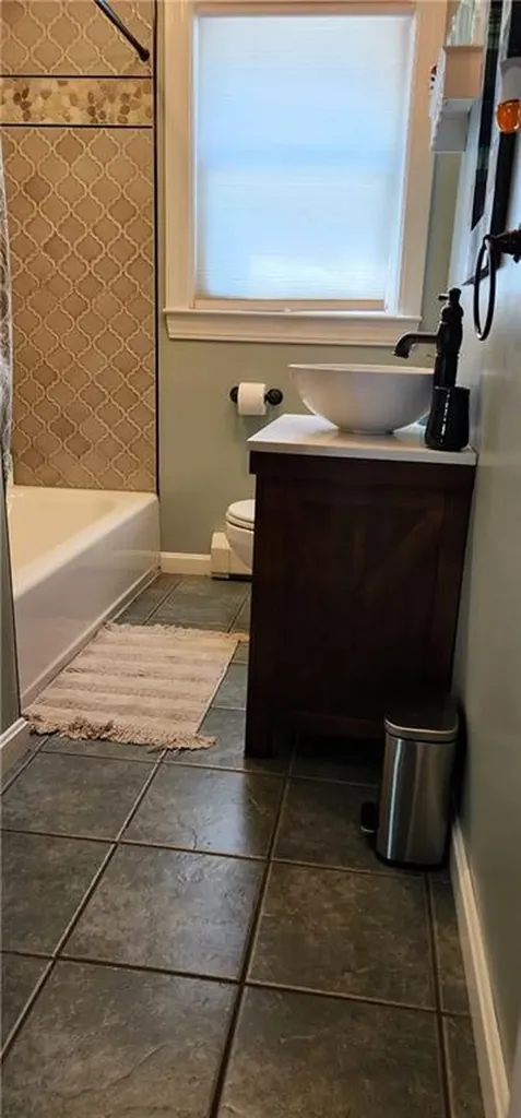 39 Hambly Road Tiverton RI 02878