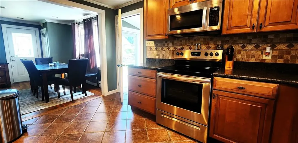 39 Hambly Road Tiverton RI 02878