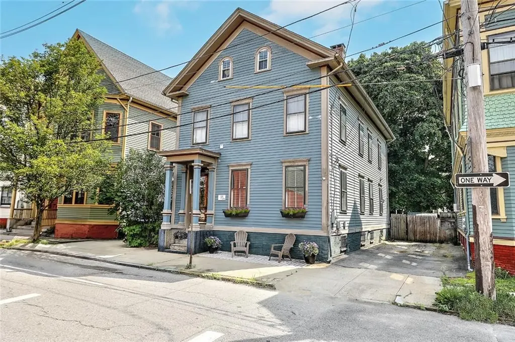 48 Bainbridge Avenue Providence RI 02909