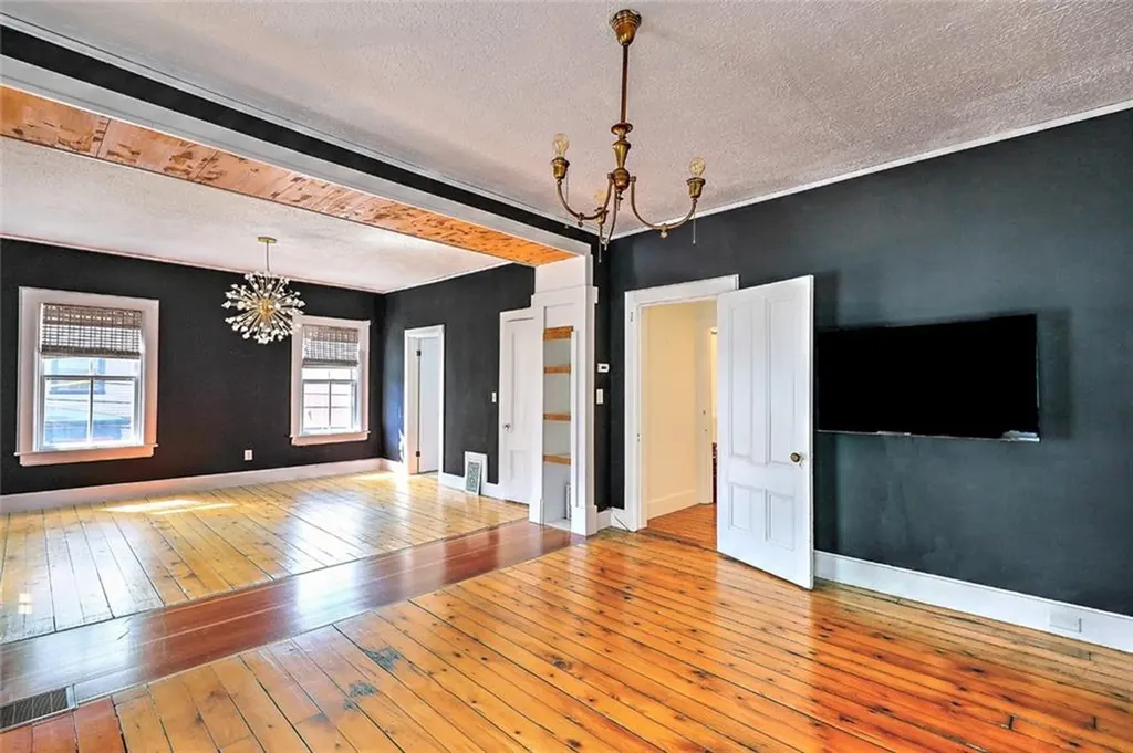 48 Bainbridge Avenue Providence RI 02909