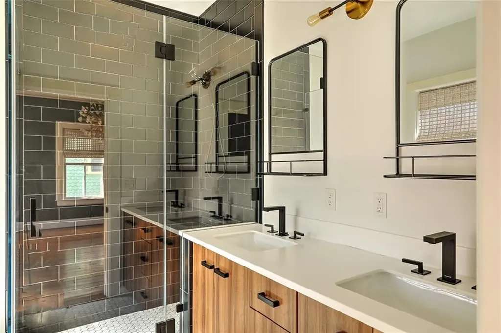 48 Bainbridge Avenue Providence RI 02909