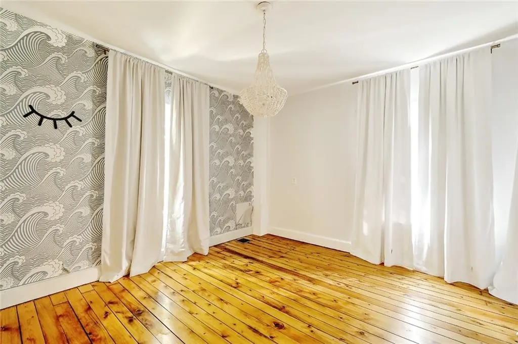 48 Bainbridge Avenue Providence RI 02909