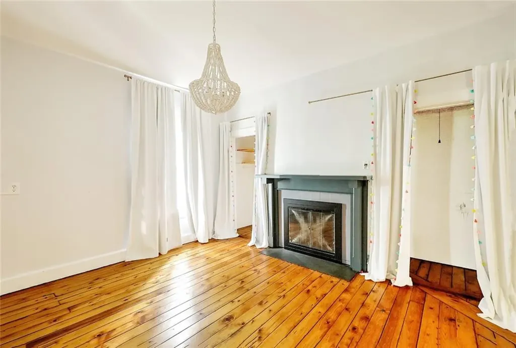 48 Bainbridge Avenue Providence RI 02909