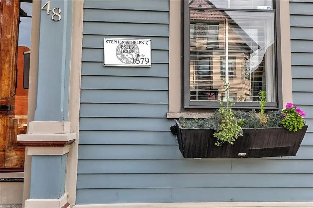 48 Bainbridge Avenue Providence RI 02909
