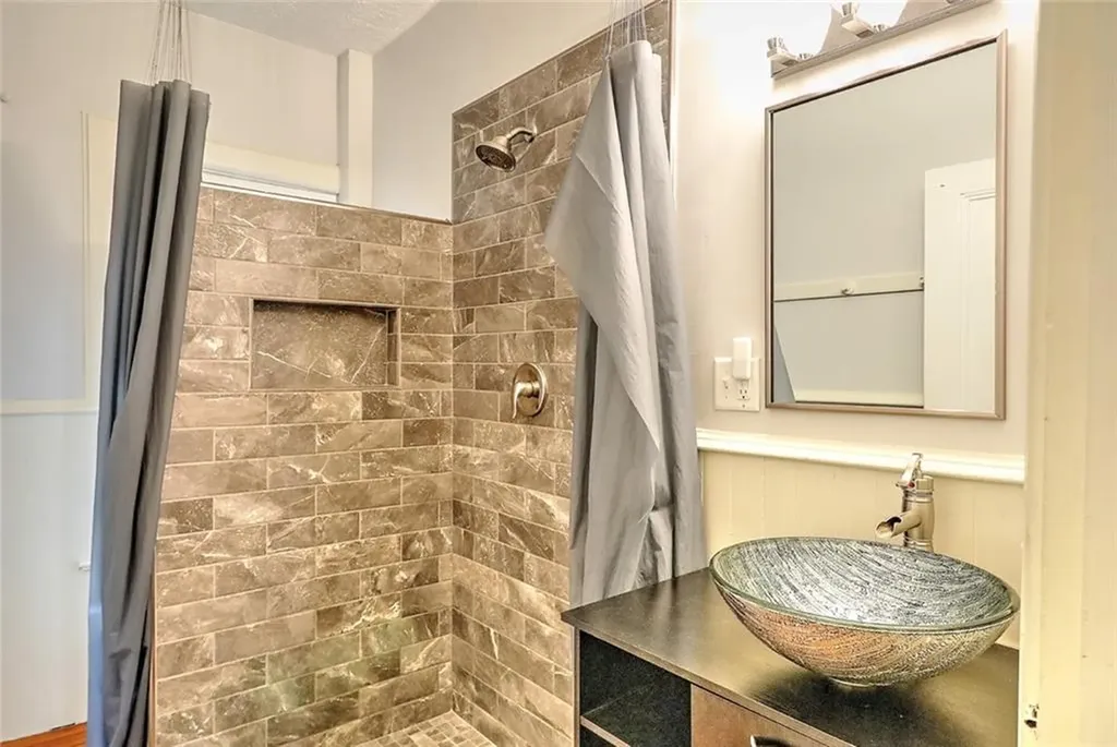 48 Bainbridge Avenue Providence RI 02909
