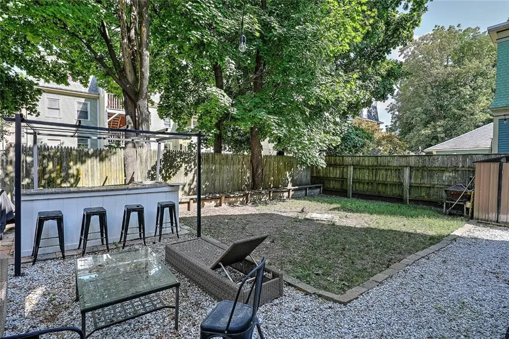 48 Bainbridge Avenue Providence RI 02909