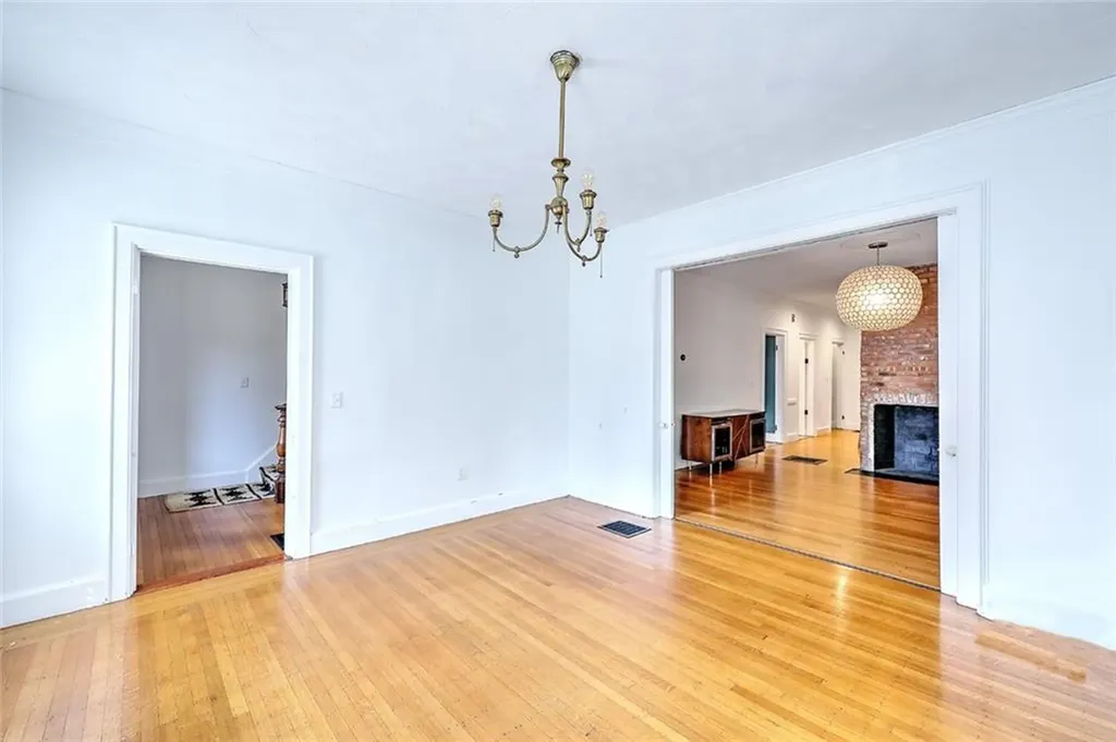 48 Bainbridge Avenue Providence RI 02909