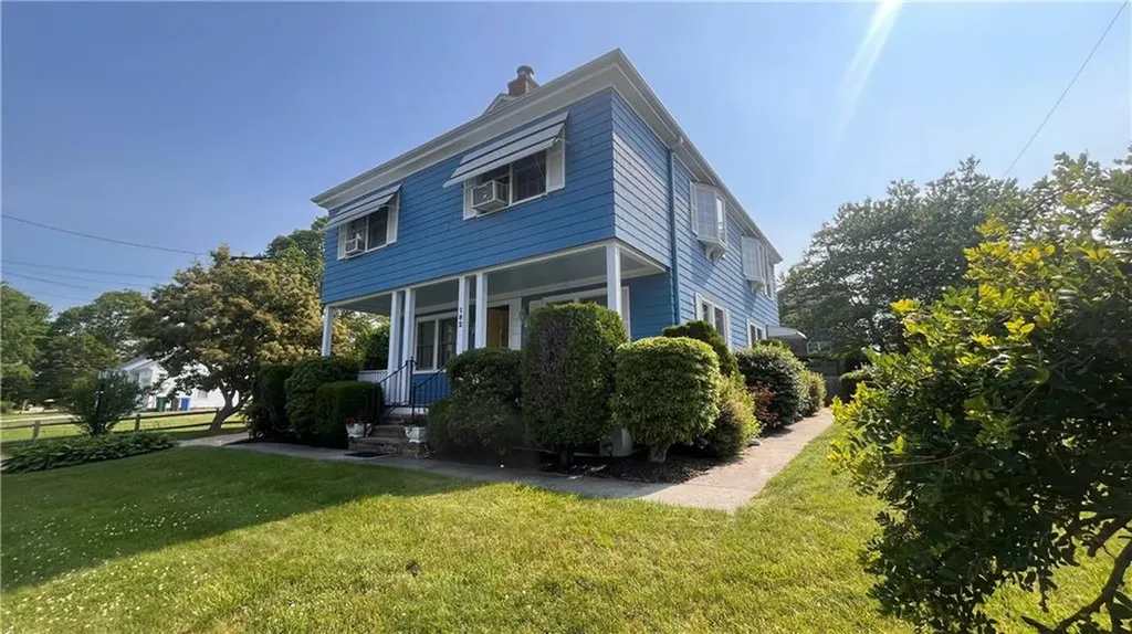 182 Wolcott Avenue Middletown RI 02842