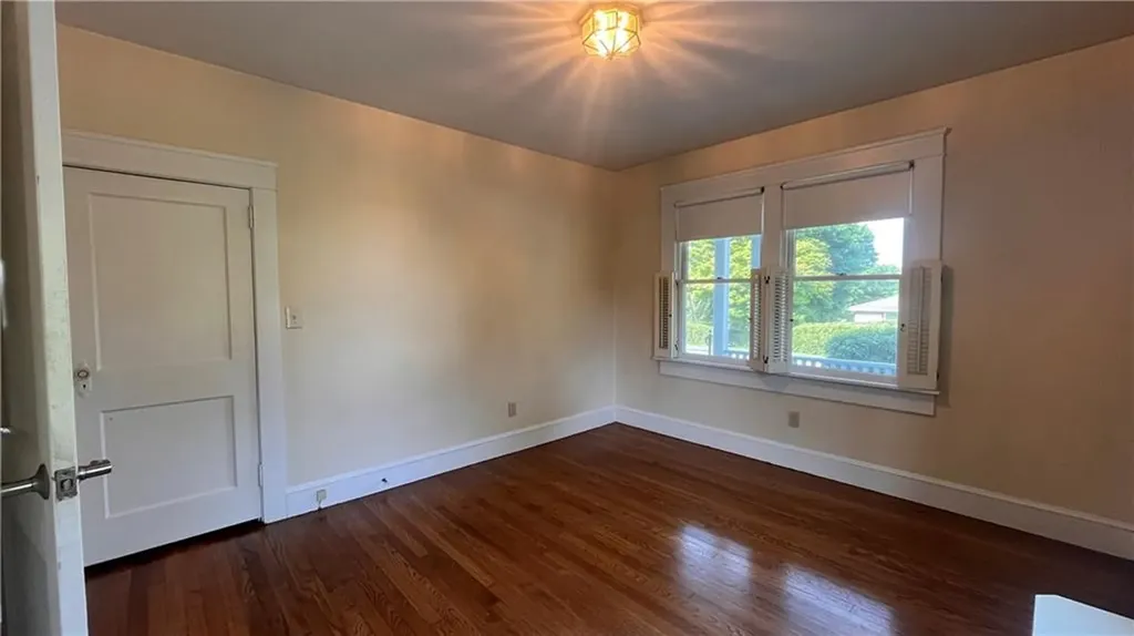 182 Wolcott Avenue Middletown RI 02842
