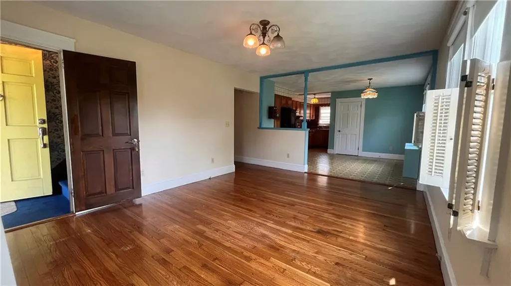 182 Wolcott Avenue Middletown RI 02842