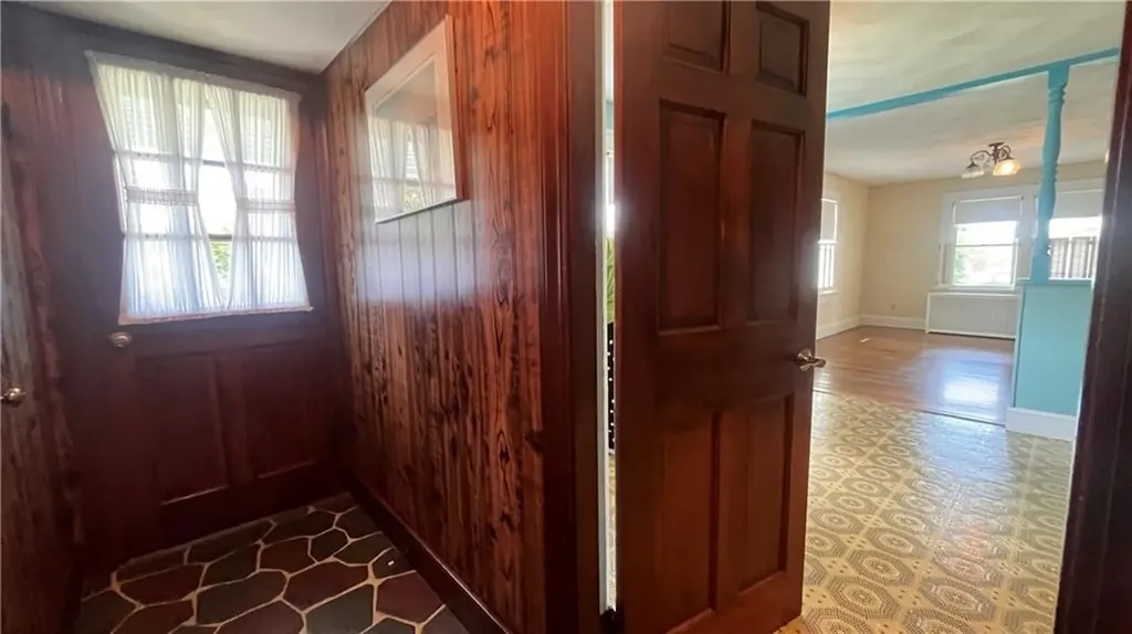 182 Wolcott Avenue Middletown RI 02842