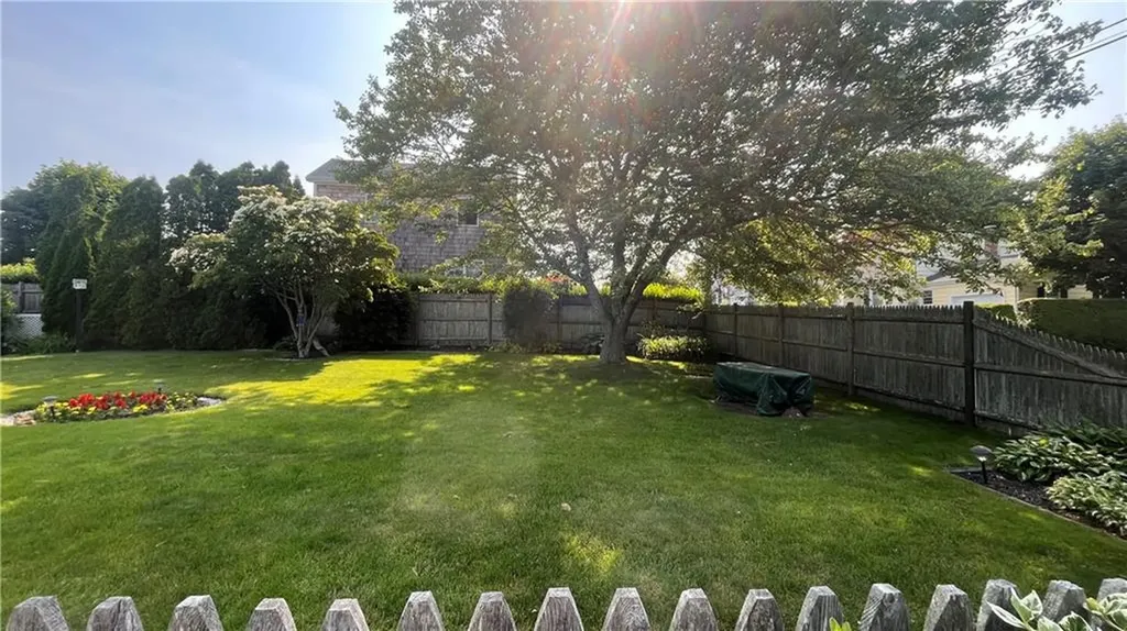 182 Wolcott Avenue Middletown RI 02842