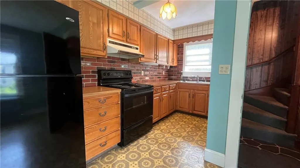 182 Wolcott Avenue Middletown RI 02842