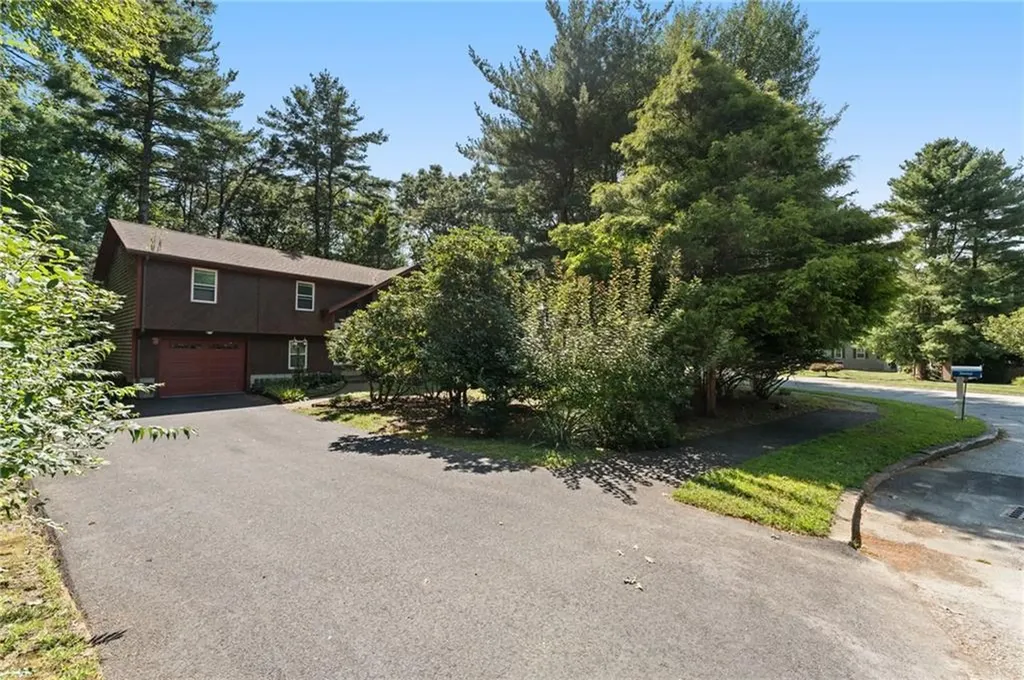 11 Circlewood Drive Coventry RI 02816