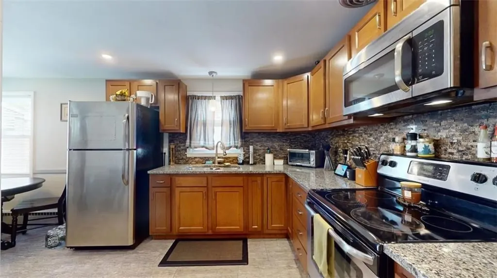 68 Perrin Avenue Pawtucket RI 02861