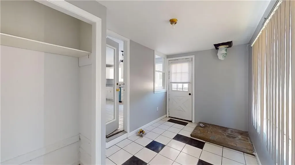 165 Heath Avenue Warwick RI 02888