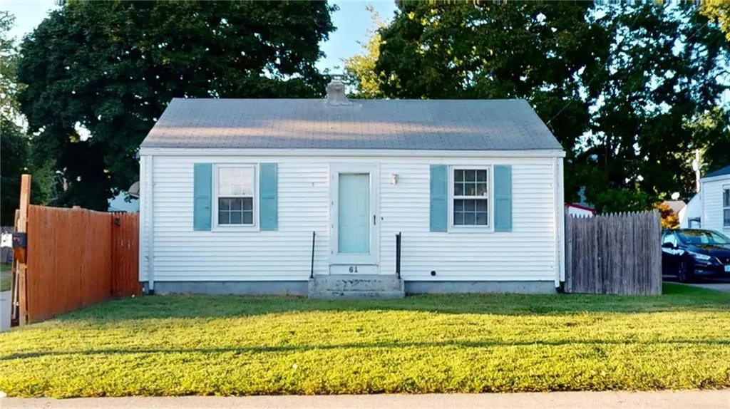 61 Easton Avenue Warwick RI 02888
