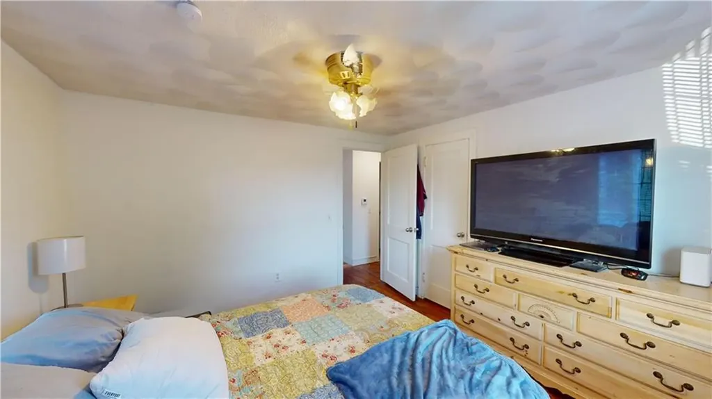 61 Easton Avenue Warwick RI 02888