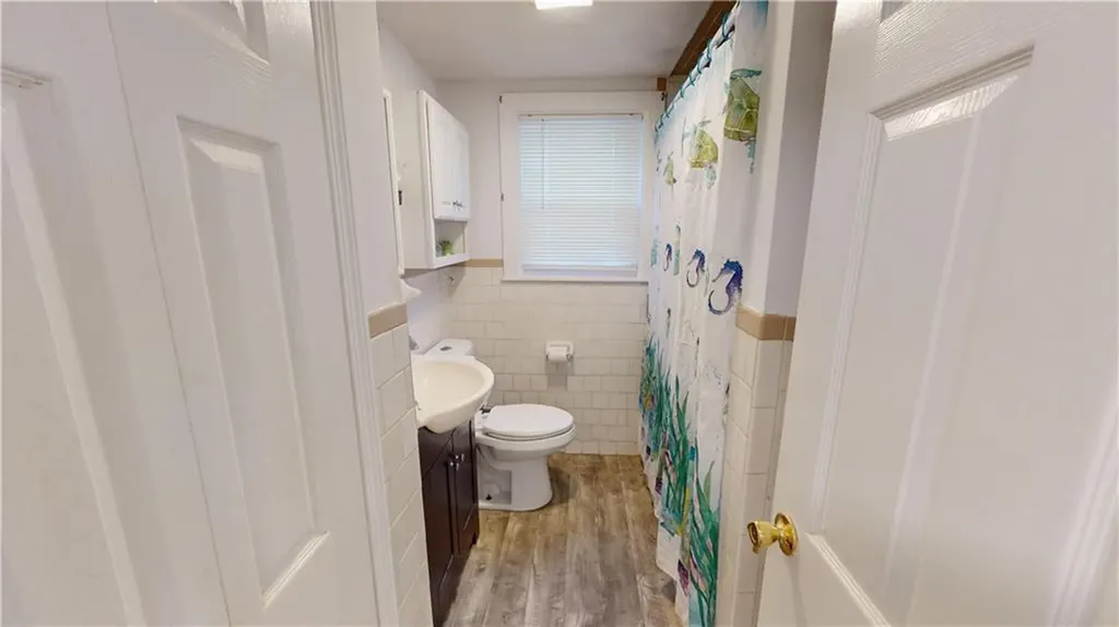 61 Easton Avenue Warwick RI 02888