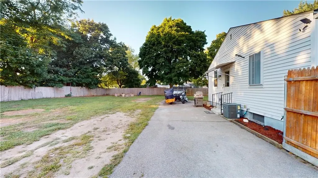 61 Easton Avenue Warwick RI 02888