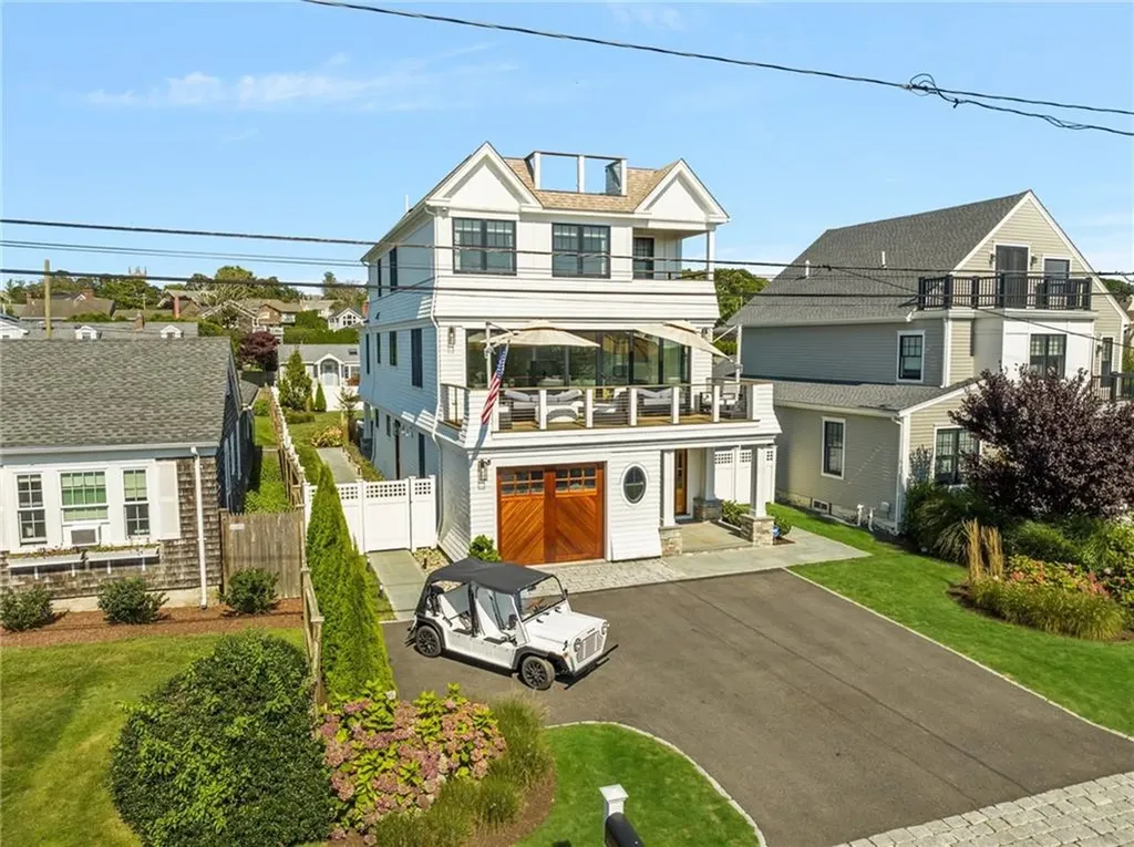 104 Tuckerman Avenue Middletown RI 02842