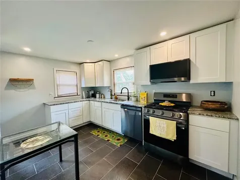 652 Benefit Street Pawtucket RI 02861