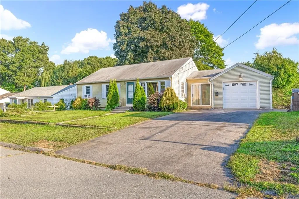 15 Westbrook Road Cranston RI 02920