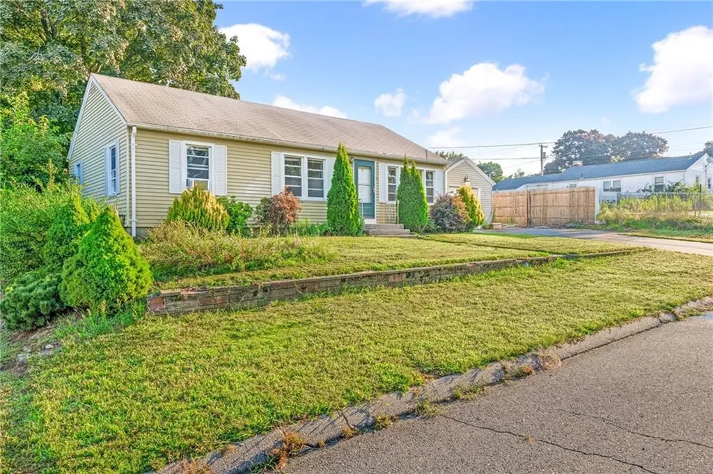 15 Westbrook Road Cranston RI 02920