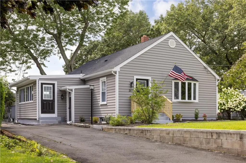 207 Oak Tree Avenue Warwick RI 02886
