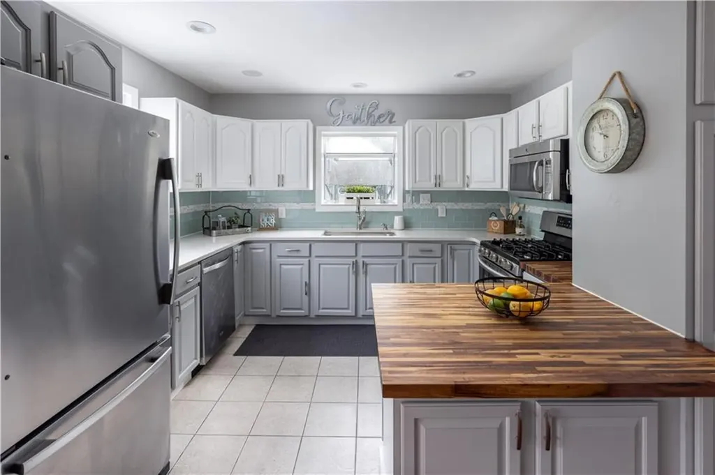 207 Oak Tree Avenue Warwick RI 02886