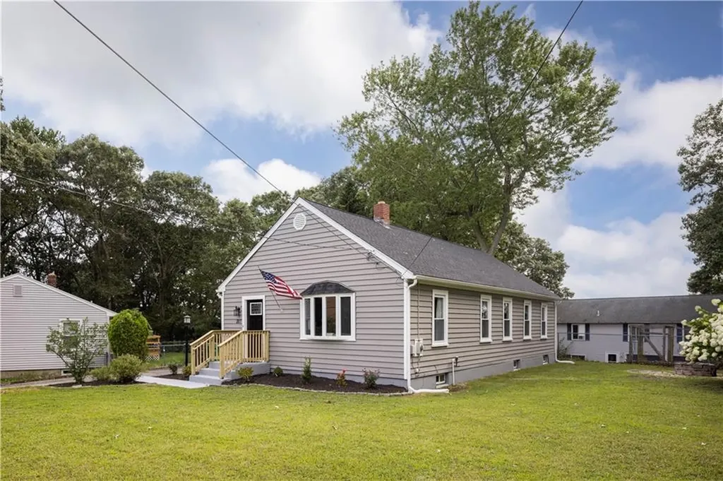 207 Oak Tree Avenue Warwick RI 02886
