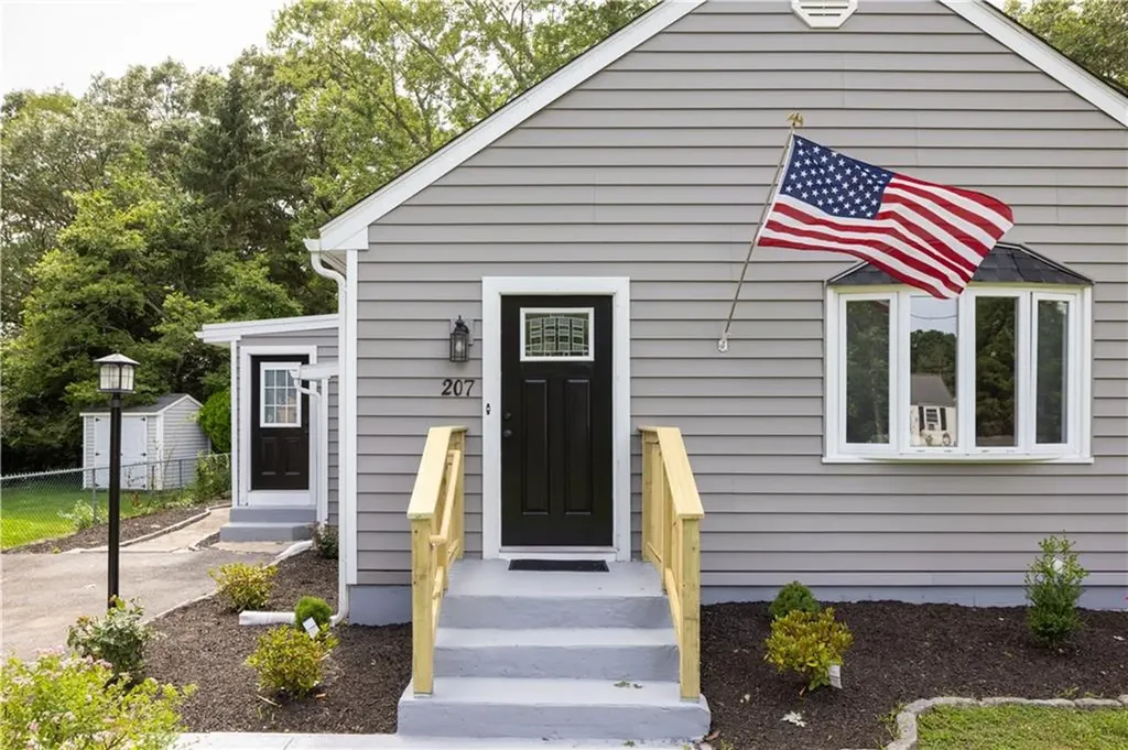 207 Oak Tree Avenue Warwick RI 02886