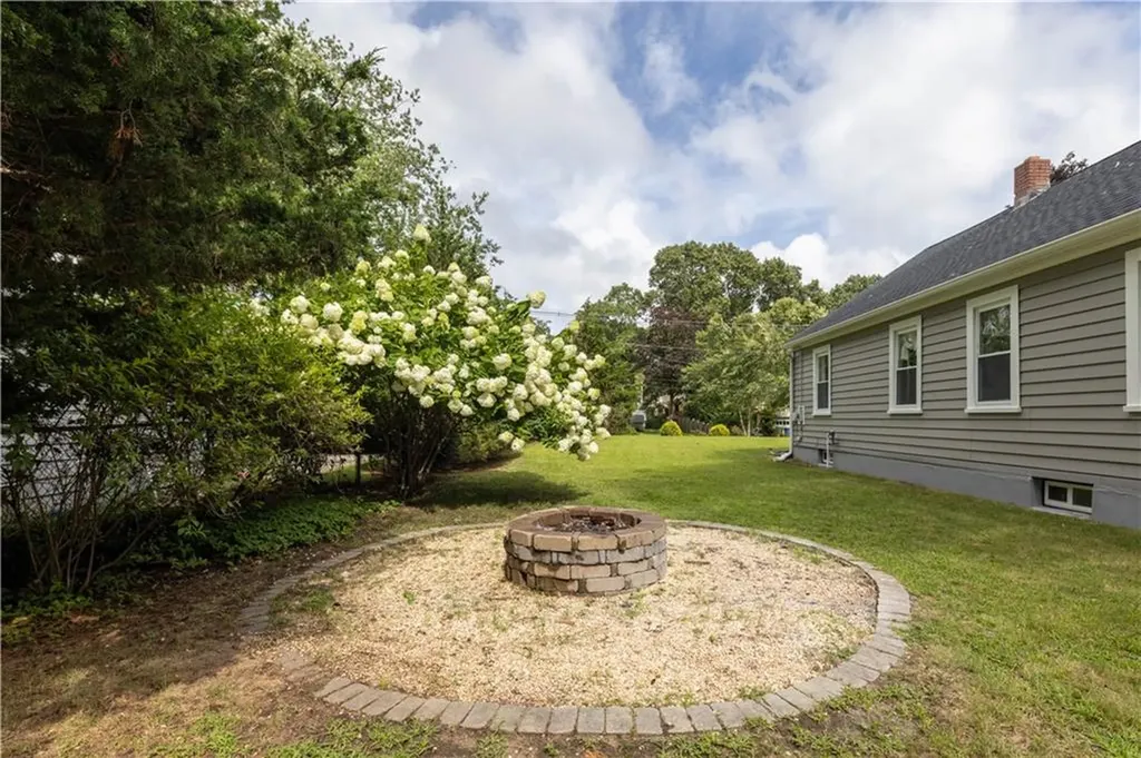 207 Oak Tree Avenue Warwick RI 02886