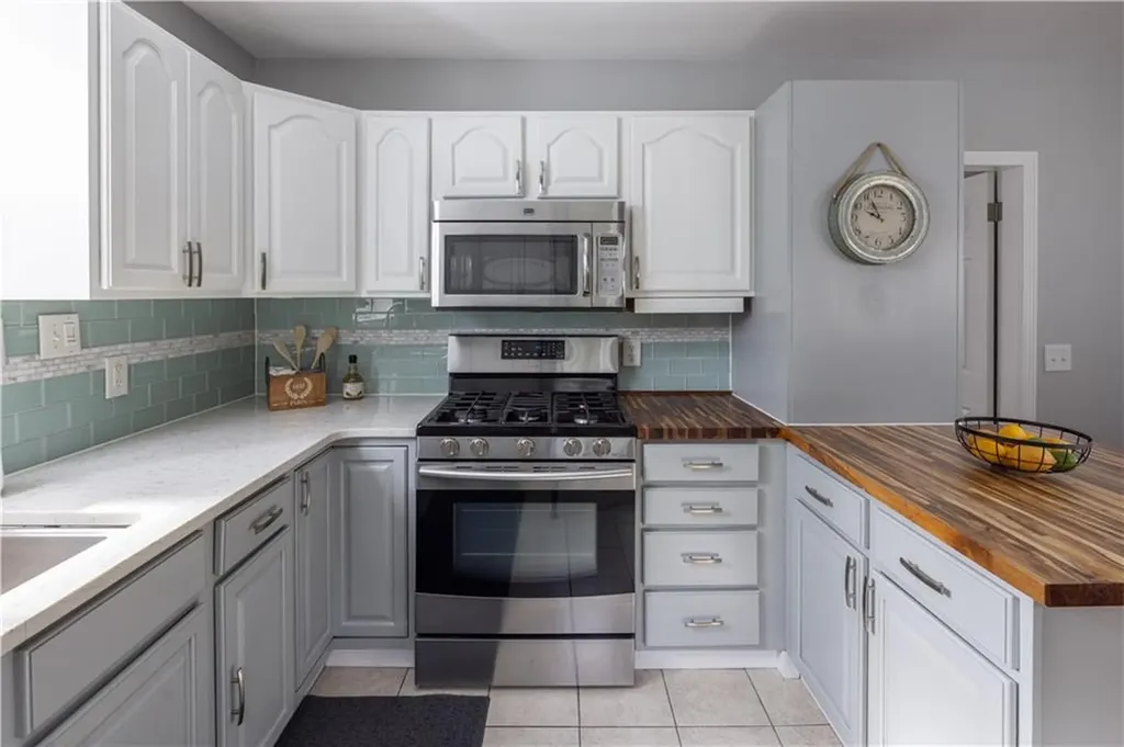 207 Oak Tree Avenue Warwick RI 02886