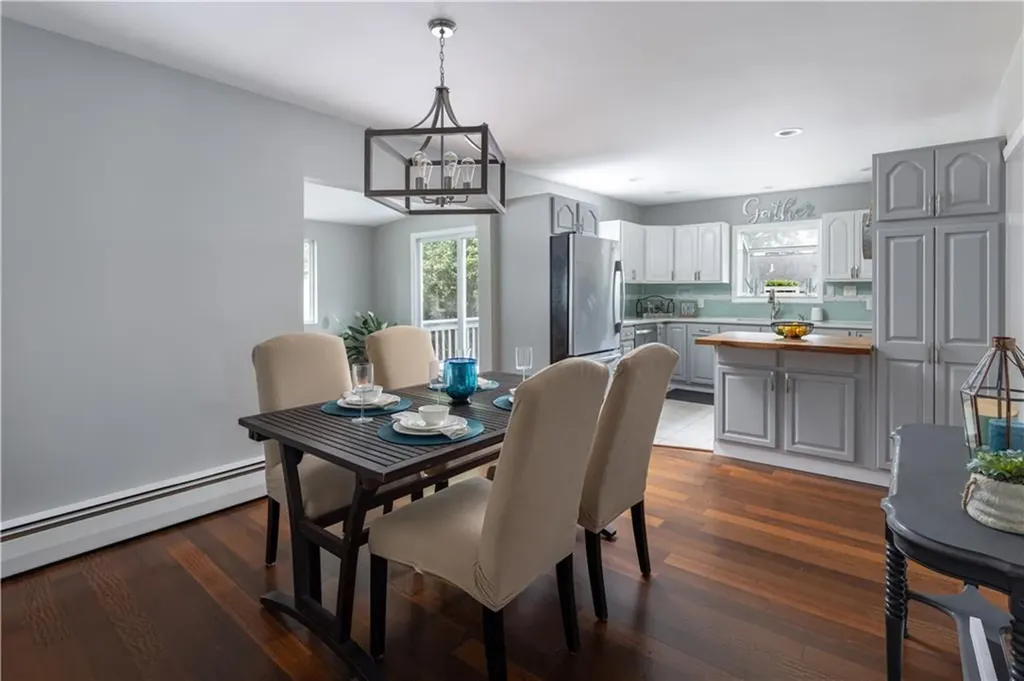 207 Oak Tree Avenue Warwick RI 02886