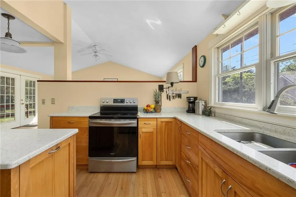 88 Bow Street Jamestown RI 02835